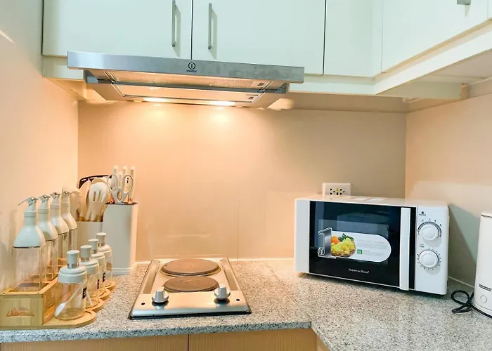 Elegant Bgc Across Mitsukoshi Mall #upt27p Holiday home Manila