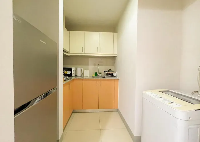 Holiday home Elegant Bgc Across Mitsukoshi Mall #upt27p